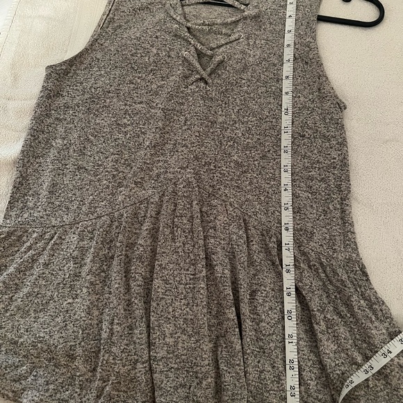 Gray blouse - Picture 5 of 6